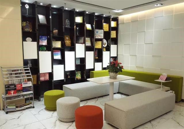 客戶不會因為我們的產(chǎn)品感動,客戶只會因為我們的員工而感動!